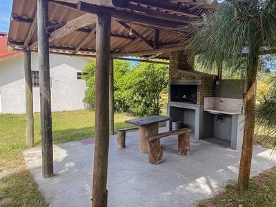 Cabaña Pequeña vista exterior parrillero
